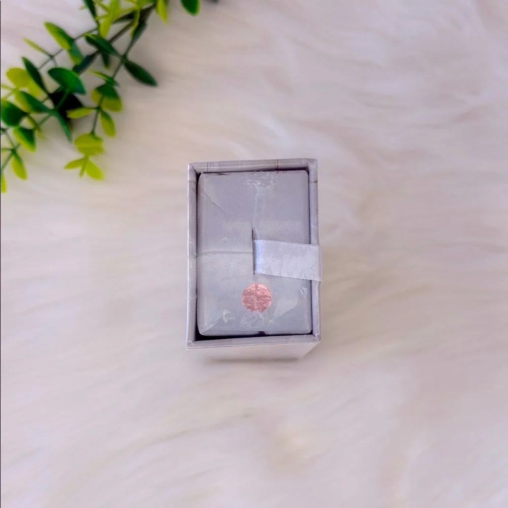 Awakening Glow Prestige Nourishing Peach Shiny Lip‎ Oil
